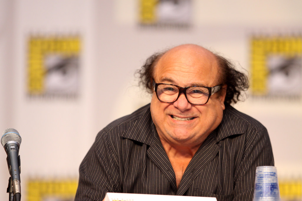 Read more about the article how tall is Danny Devito | Danny Devito height